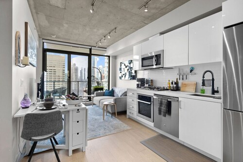 Cozy DT Fantastic Amenities View Private Parking