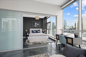 2 makuuhuonetta, työpöytä, vauvan matkasänky, ilmainen Wi-Fi