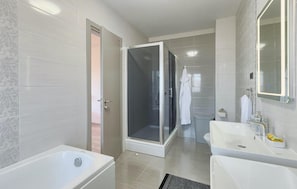 Douche, séchoir à cheveux