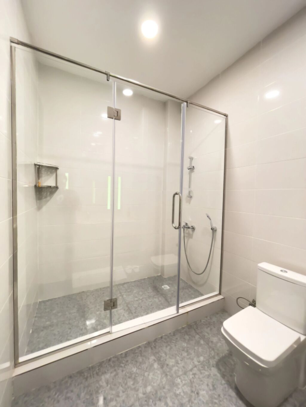 Dutxa, assecador de cabells, tovalloles i sabó 