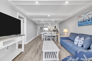 TV - 3 BR Coastal Getaway w/Pool (Myrtle Beach)