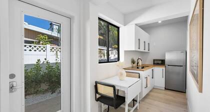 Dania Private Studio | Minutes to Dania Beach