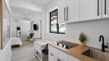 Desk, iron/ironing board, travel cot, WiFi