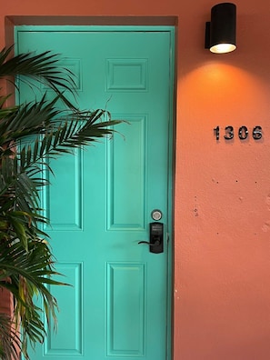 Exterior detail - Stylish & Cozy Studio – Private Getaway (Fort Lauderdale)