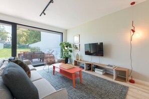 TV