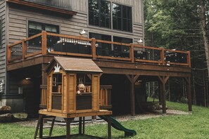 Children’s area - The Retreat | Hot Tub | Game Room | Sleeps 14 (Bethel)