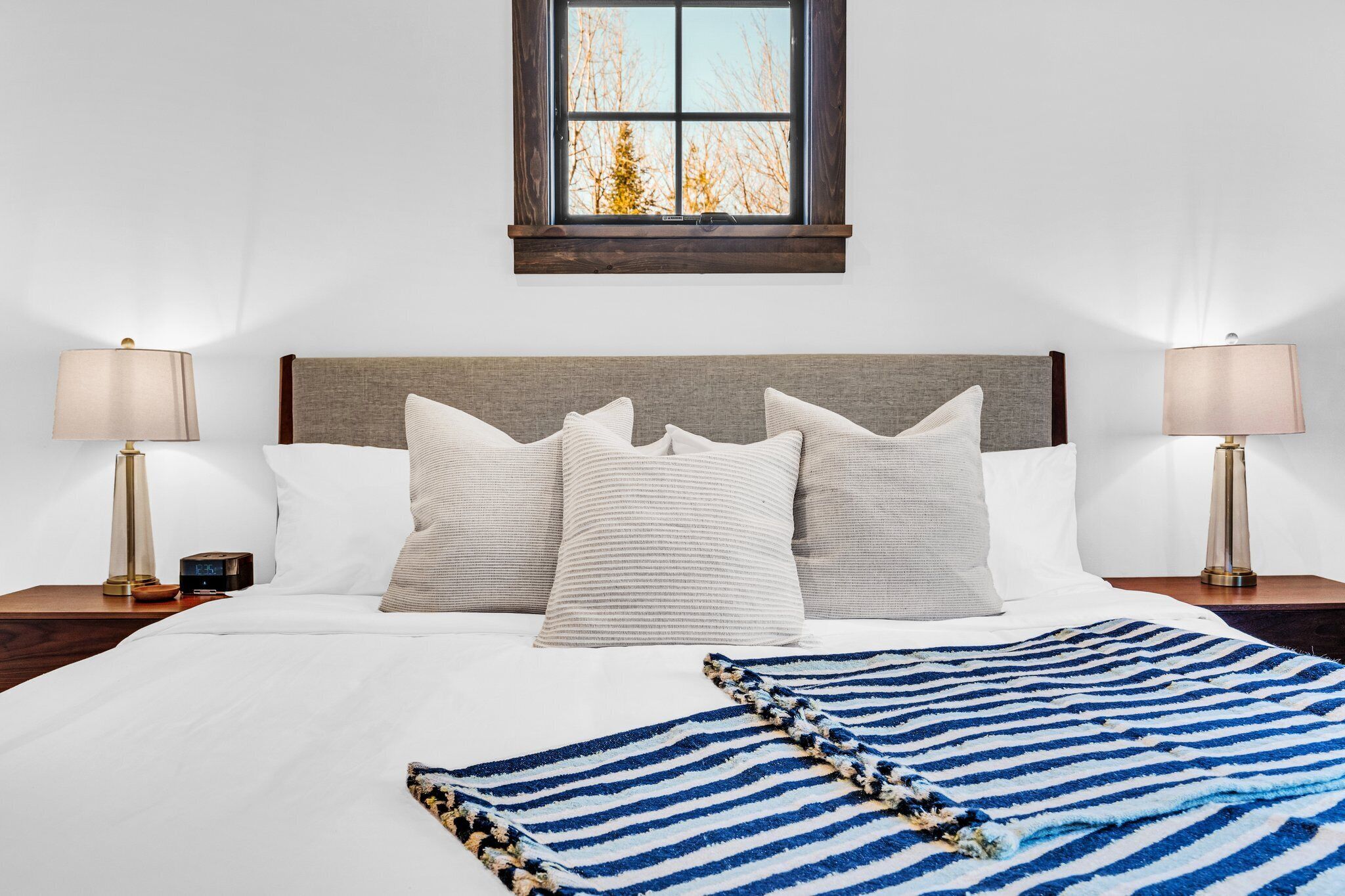 5 室のベッドルーム、デスク、アイロン / アイロン台、旅行用ベビーベッド