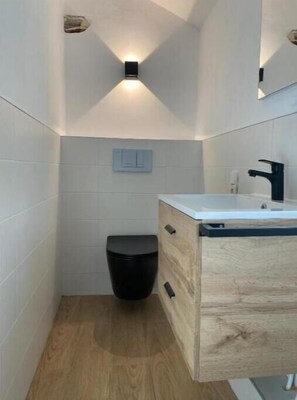 Hårtørrer, håndklæder, Toiletpapir