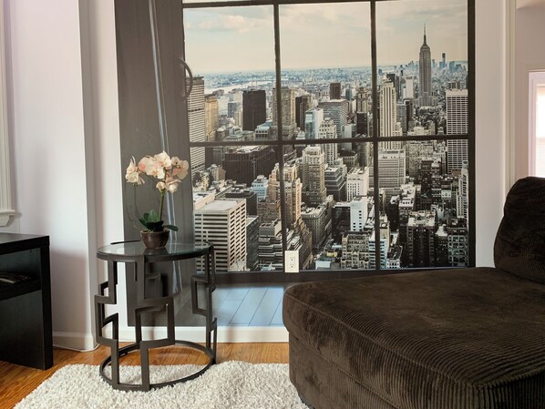 TV - Sparkling 3bdr Newark/Ironbound mins to EWR, walk to PATH (Newark)