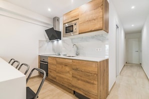 Microonde, forno, piano cottura, lavastoviglie