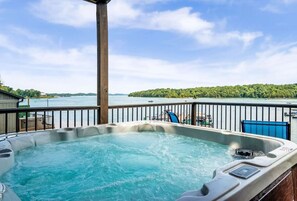 مغطس سبا خارجي