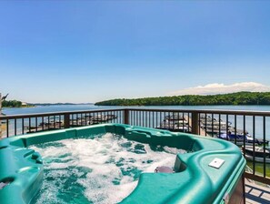 مغطس سبا خارجي