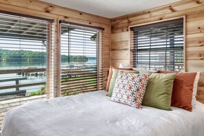1 Schlafzimmer, Reisekinderbett, kostenloses WLAN, Bettwäsche