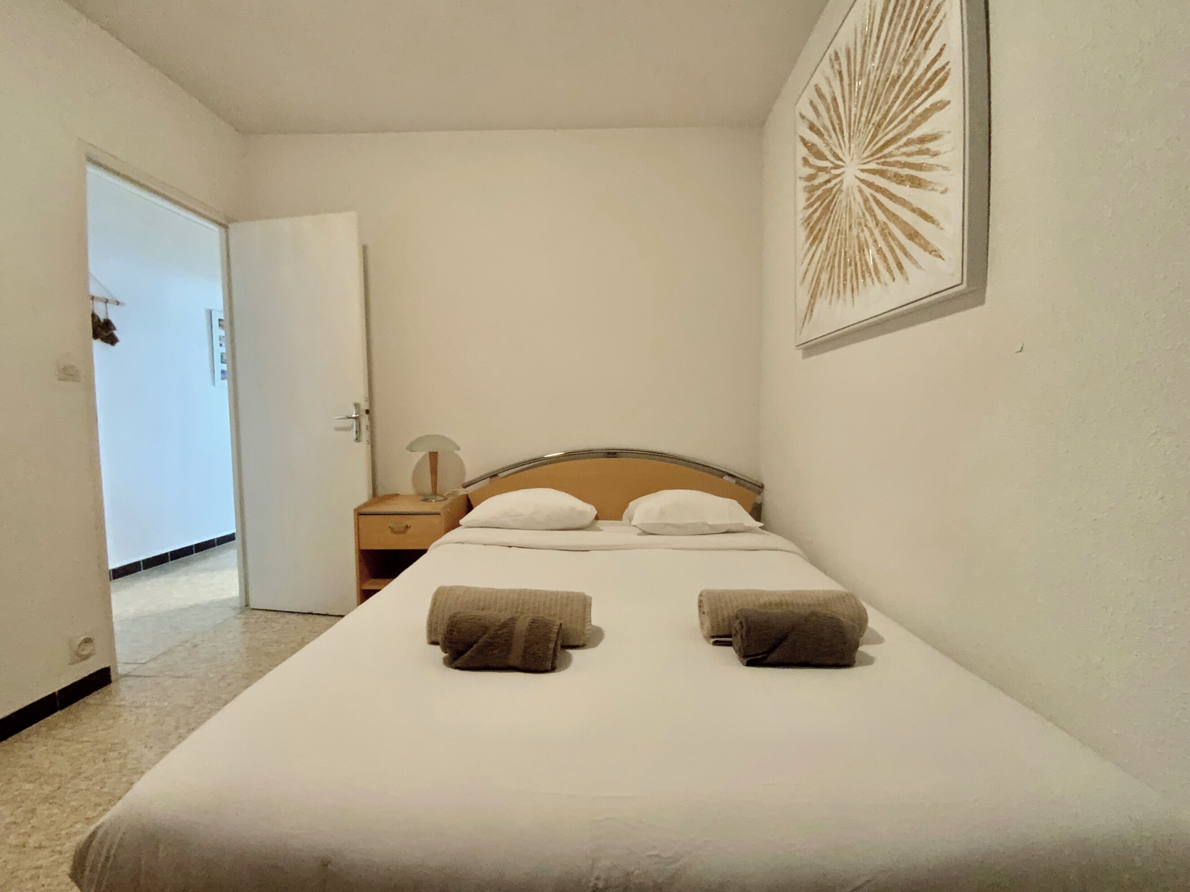 1 室のベッドルーム、アイロン / アイロン台、WiFi、ベッドシーツ
