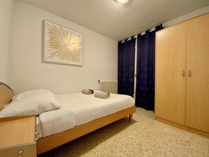 1 bedroom, iron/ironing board, WiFi