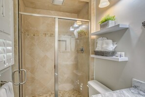 Hair dryer, towels - Walk to Beach: Myrtle Beach Home w/ Saltwater Pool (Myrtle Beach)
