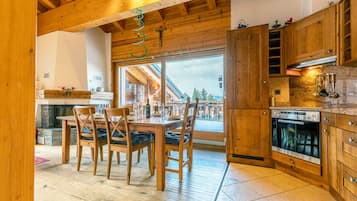 Refrigerador, microondas, horno y lavavajillas