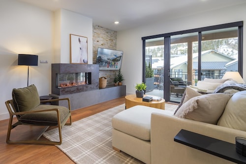 Timber Fox 3401 | Prime Location | Hot Tub | Private Deck