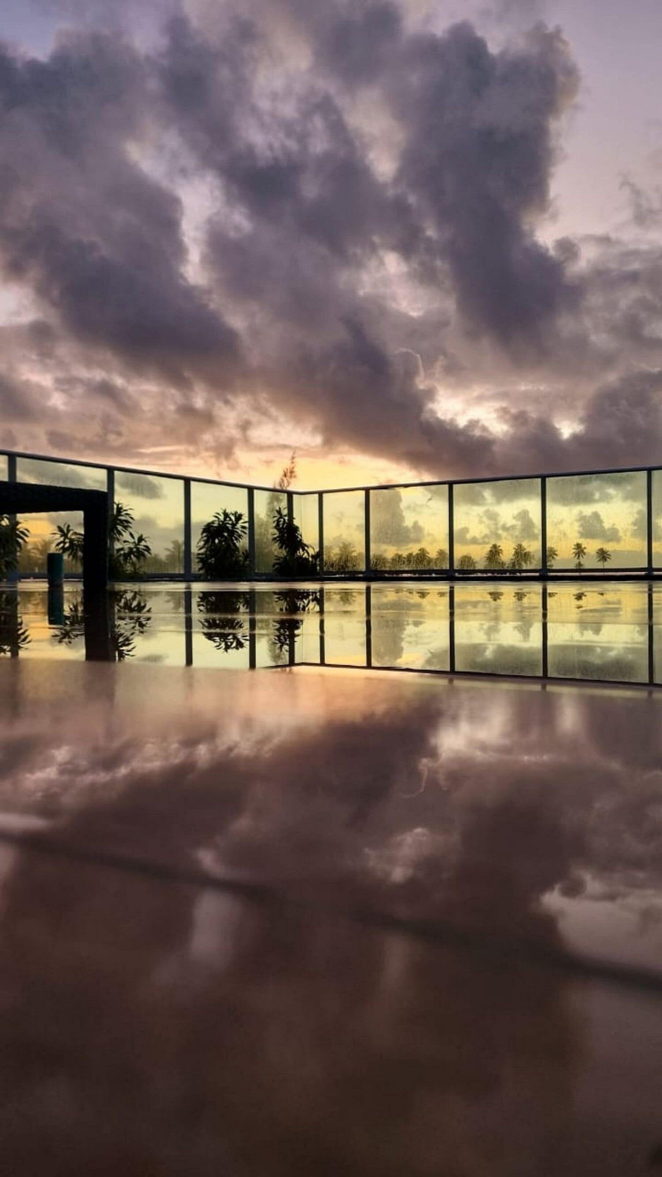 2 outdoor pools, a heated pool