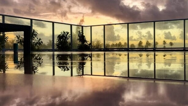 2 outdoor pools, a heated pool