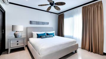 Luxury Apartment | 2 bedrooms, in-room safe, blackout drapes, iron/ironing board