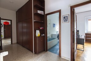 Interior - Trastevere Bright Enchanting Apartment (Roma)