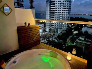 Outdoor spa tub - Jacuzzi Privado. Vista increíble. Sector Exclusivo (Cartagena de Indias)
