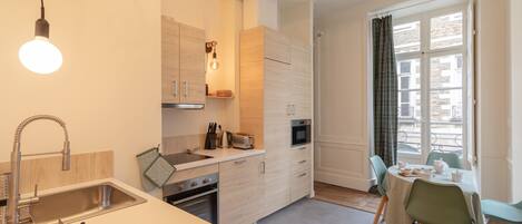 Frigorifero, microonde, forno, lavastoviglie