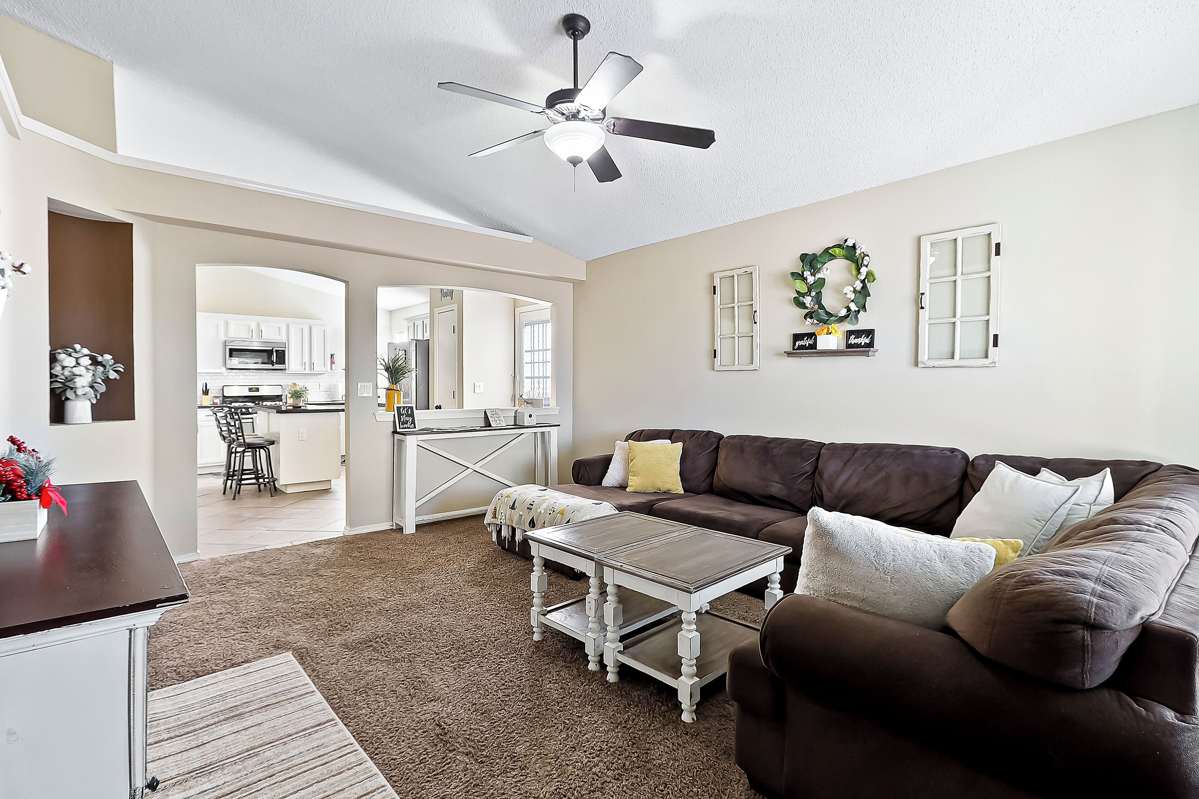 Smart-TV, videospill, DVD-spiller og bøker