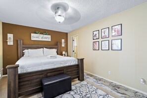 4 dormitorios, tabla de planchar con plancha, wifi gratis y ropa de cama