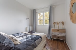 1 chambre, fer et planche à repasser, Wi-Fi gratuit, draps fournis
