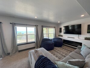 Smart TV, fireplace, video games, DVD player