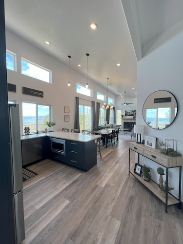 Your Hideaway Surrounded by the Breathtaking Beauty of Utah's Natural Landscape