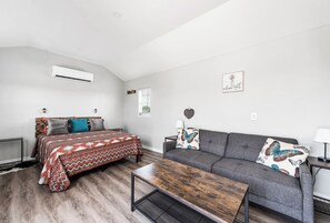 テレビ、暖炉、ステレオ