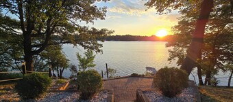 Perfect retreat for a family summer getaway on the Alexandria chain of lakes!!