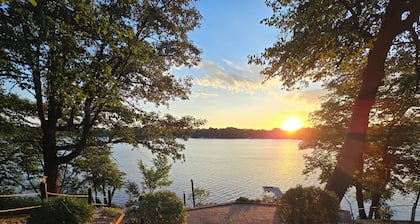 Perfect retreat for a family summer getaway on the Alexandria chain of lakes!!