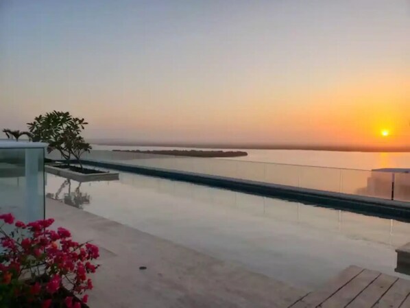 Outdoor pool, a heated pool