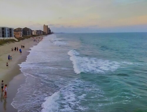 Egret's Cove-Free BEACH pass, near golfing and marina, walk to restaurants!