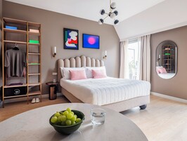 Large Studio, Terrace, Accessible | Premium bedding, in-room safe, laptop workspace, free cots/infant beds