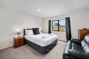 3 bedrooms, iron/ironing board, free WiFi