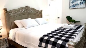 2 bedrooms, iron/ironing board, WiFi