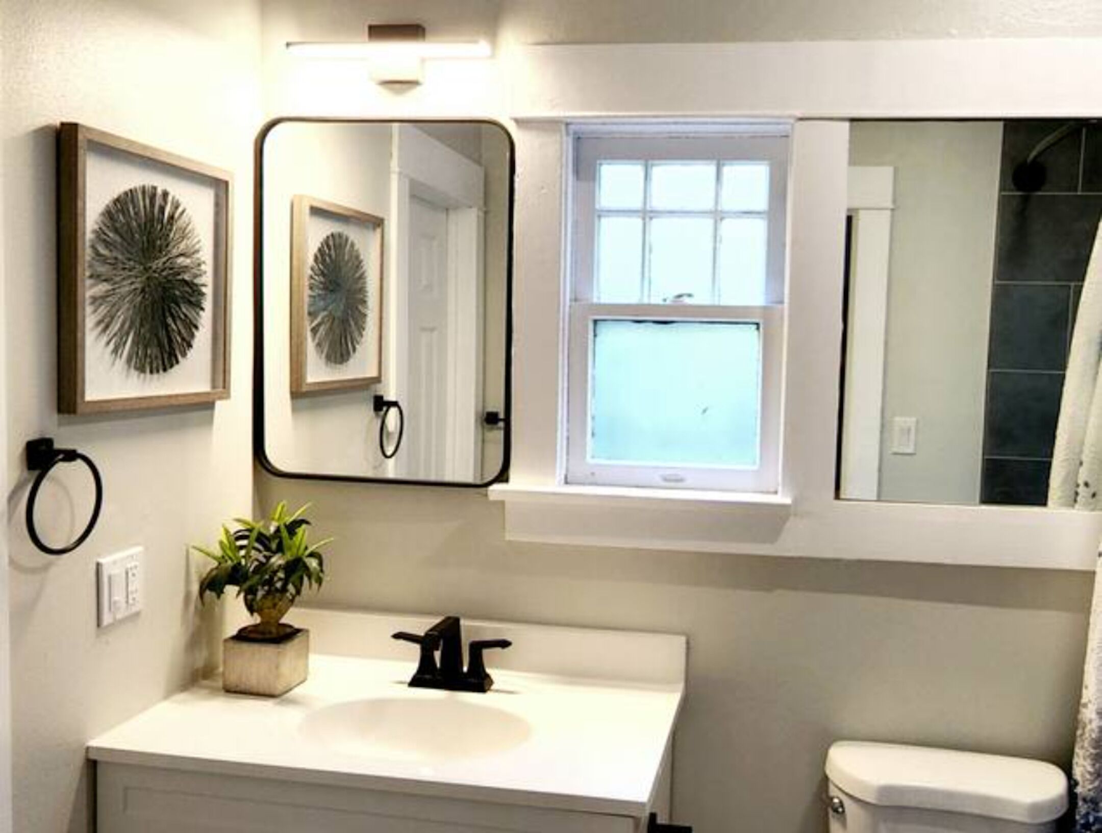 吹风机、毛巾、肥皂、洗发水