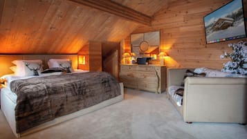 6 bedrooms, iron/ironing board, WiFi, bed sheets