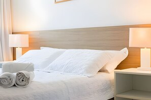 Apartamento básico | 1 dormitorio, wifi gratis, ropa de cama