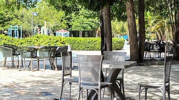 Standard Apartment | Outdoor dining