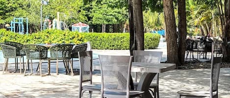 Standard Apartment | Outdoor dining