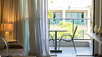 Standard-Apartment | Wohnbereich | 42-Zoll-Flachbildfernseher mit Kabelempfang