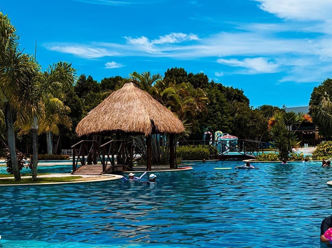 Leilighet – basic | Basseng | Utendørsbasseng