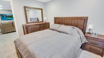 4 habitaciones, tabla de planchar con plancha, wifi y ropa de cama