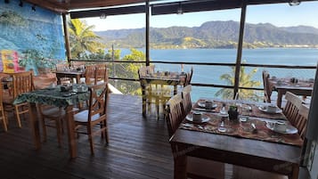 Desayuno bufé gratuito y diario